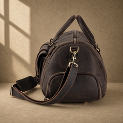 Coffee leather shoe pocket weekender large shoe-pocket side view
