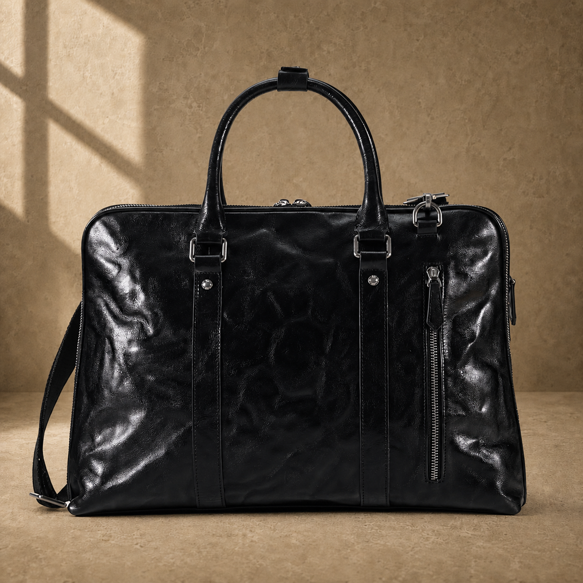 Black leather 17-inch work briefcase, rear zipper pocket view